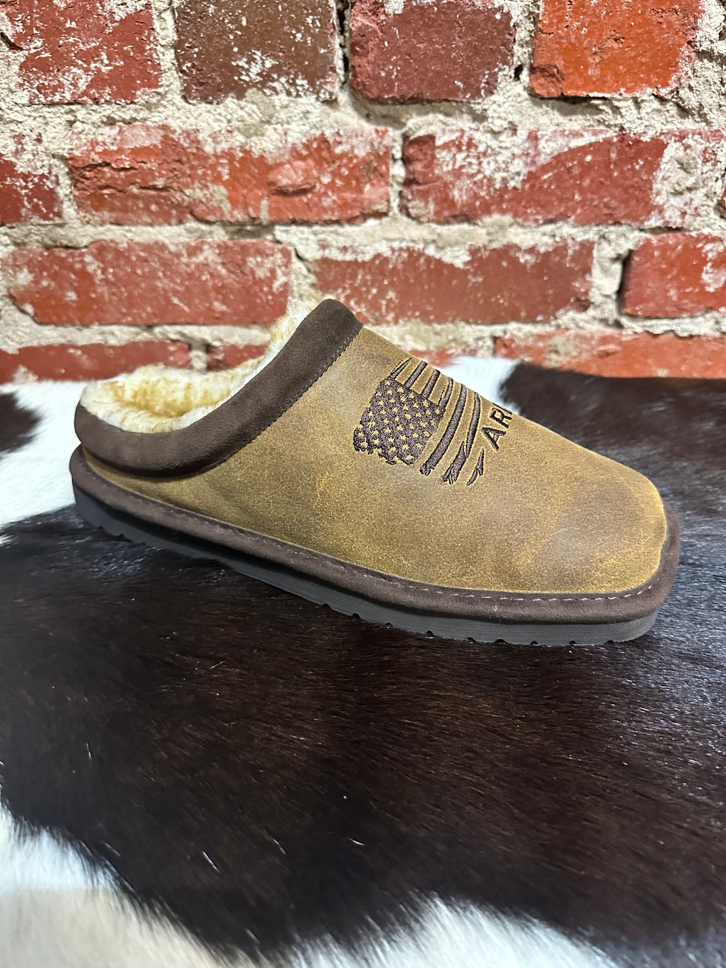 ARIAT SLIPPERS